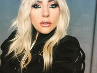 Lady Gaga впервые поделилась снимком с возлюбленным