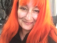 Счастливый брак: в Англии женщина вышла замуж за собаку