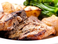 Свиные котлеты на кости в горчичном маринаде