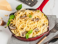 Паста с грибами в соусе бешамель