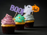 Ванильные капкейки с цветным кремом на Хэллоуин