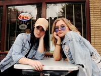 Ученые выяснили, какой процент молодежи испытывает влечение к своему полу