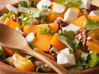 Салат с хурмой, апельсинами и сыром