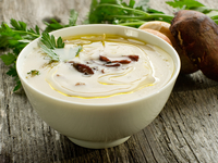 Грибной суп с клецками в мультиварке