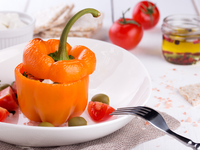 Салат с запеченным перцем и фетой