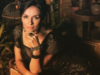 Надежда Мейхер покорила чувственной фотосессией