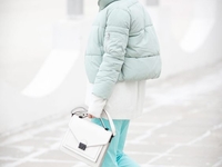 Как и с чем носить пуховик зимой: 7 стильных образов