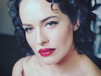 Даша Астафьева поделилась детским снимком