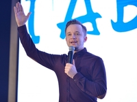 Отдых звезд: Артем Гагарин показал свою семью