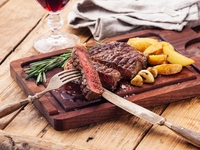 Крещенский стол: готовим запеченную говядину