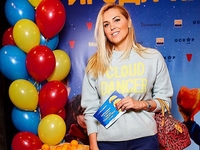 Яна Клочкова похвасталась стильной вышиванкой