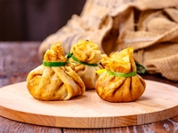 В разгаре Масленица: топ - 8 способов завязать блины