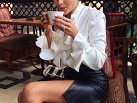 Что носить весной: 10 вариантов, как сочетать кожаную юбку