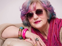 59-летня украинка Алла Рогозина стала лицом бренда Schwarzkopf