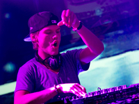 Умер диджей Avicii