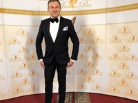 Юрий Горбунов опубликовал редкий кадр с супругой и сыном