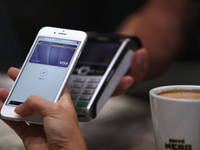 Сервис Apple Pay заработал в Украине