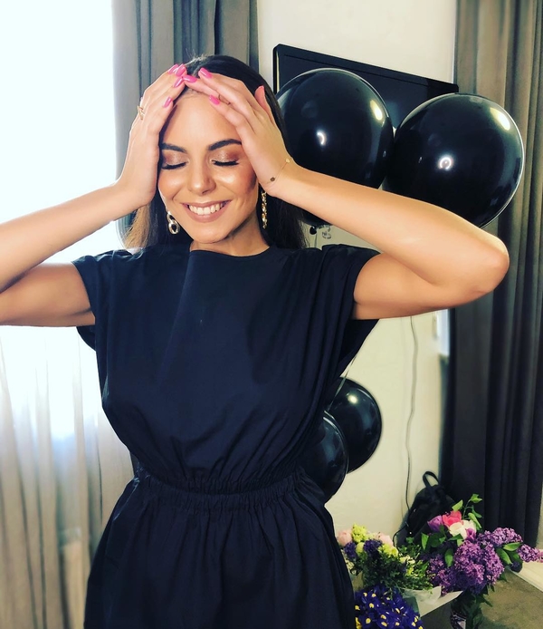 СМИ: Настя Каменских объявила о помолвке