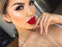 3 простых совета, которые помогут выбрать красную помаду