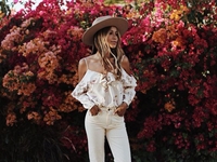 Как носить белые джинсы летом: 15 модных идей