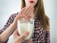 Непереносимость лактозы: причины, симптомы и лечение