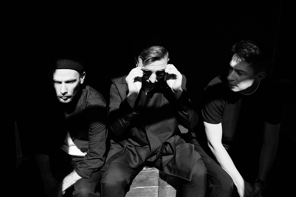 Skin Effect: украинский синт-поп проект Refinders презентовал дебютный альбом