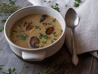 Летний рецепт: грибной суп с баклажанами