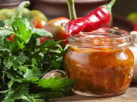 Заготавливаем грузинский соус сацебели на зиму