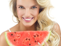 ТОП-5 способов использовать арбуз в уходе за собой