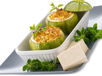 Аппетитный рецепт: кабачки фаршированные творогом и ветчиной