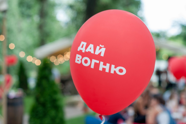 Актёры шоу «Мамахохотала» почувствовали себя ковбоями