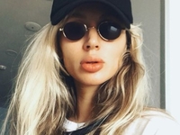 Светлана Лобода с младшей дочерью украсила обложку мужского журнала