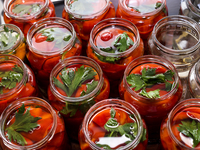 Маринованный сладкий перец на зиму: видео-рецепт