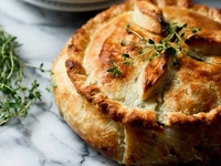 Идея для ужина: закрытый деревенский пирог с картофелем и тыквой