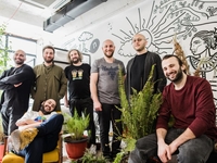 Роботы и Mgzavrebi: ТОП-10 причин пойти на Большое грузинское застолье