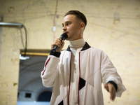 "Відчуй": Артем Пивоваров презентовал клип о неслышащих подростках