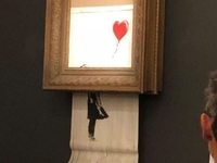 Картина Бэнкси самоуничтожилась после продажи на аукционе Sotheby’s