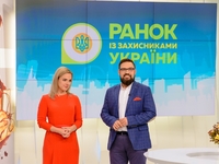 Ведущие «Ранку з Україною» помогли украинскому военному сделать предложение любимой