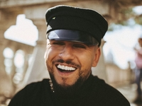 MONATIK с раздетыми девушками украсил обложку мужского журнала