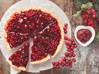 Видеорецепт: сезонный пирог с калиной