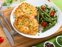 Готовимся к посту: луковые лепешки на минеральной воде