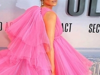 Дженнифер Лопес пришла на премьеру фильма в образе принцессы