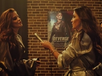 Даша Астафьева в неожиданном образе и Зибров с ружьем: Вышел трейлер комедии "Продюсер"