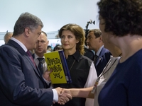 Военная проза и стихи Жадана: Что Порошенко посоветовал читать украинцам