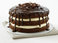 Бабушкин рецепт: торт "Мишка" с орехами и сливочным кремом