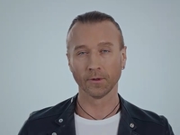 Винник душевно декламировал стих Лины Костенко: Украинские звезды снялись в необычном ролике