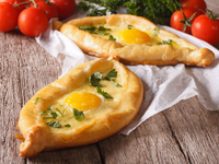 Кухни мира: готовим хачапури по-аджарски