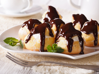 Профитроли с заварным кремом в домашних условиях