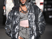 Самые модные пуховики зимы 2019: ТОП-4