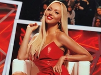 Оля Полякова удивила поклонников экстравагантным нарядом